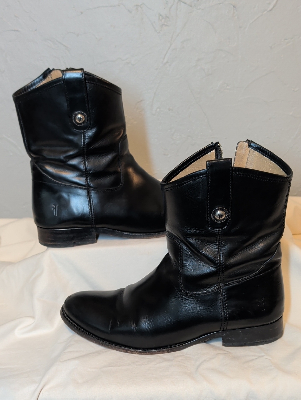 FRYE Women's Melissa Button Short Ankle Boot - Black - Size 9